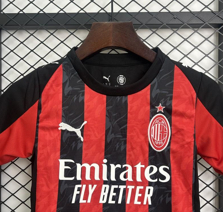 Kit tricou si pantaloni AC Milan home 25/26 Copii